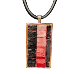 Mosaik aus Smalti und Stein | Basis: Metalllegierung, mit Kautschukband | Größe ca. 2,4 x 7 cm